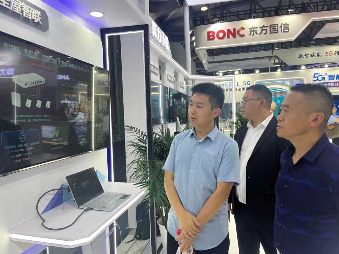 旅行全屋智联展区，，，，，，，陈光平举行先容